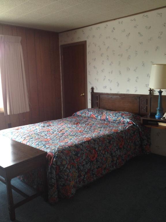 Oneida Village Inn Three Lakes Habitación foto